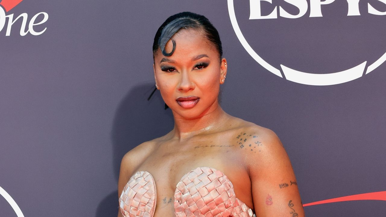 Jordan Chiles ha dimostrato che i glitter per il corpo sono l'accessorio dell'estate
