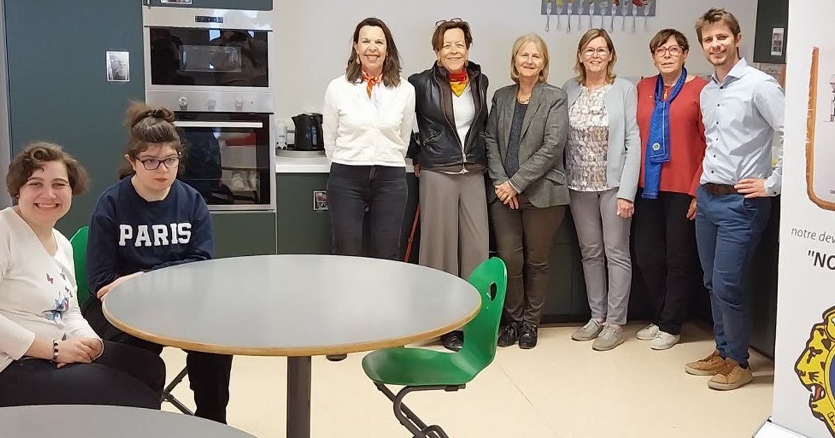 Service Club. Donazione per la cucina dell'IME