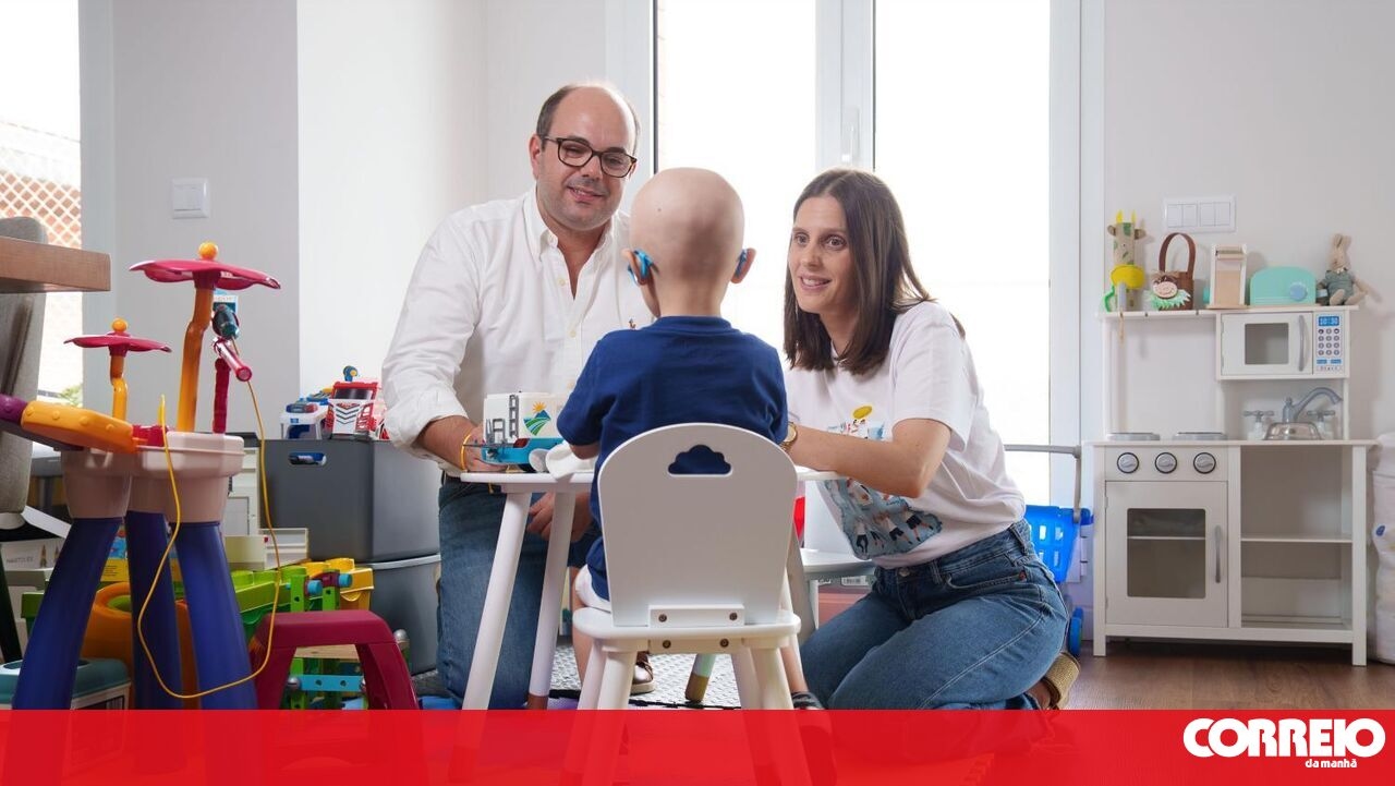 <![CDATA[ Pais de crianças com cancro reclamam respostas do Governo ]]>