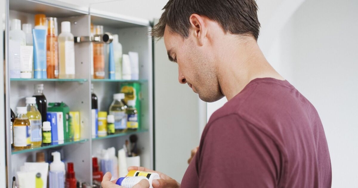 Advertencia para quienes guardan medicamentos en el botiquín del baño