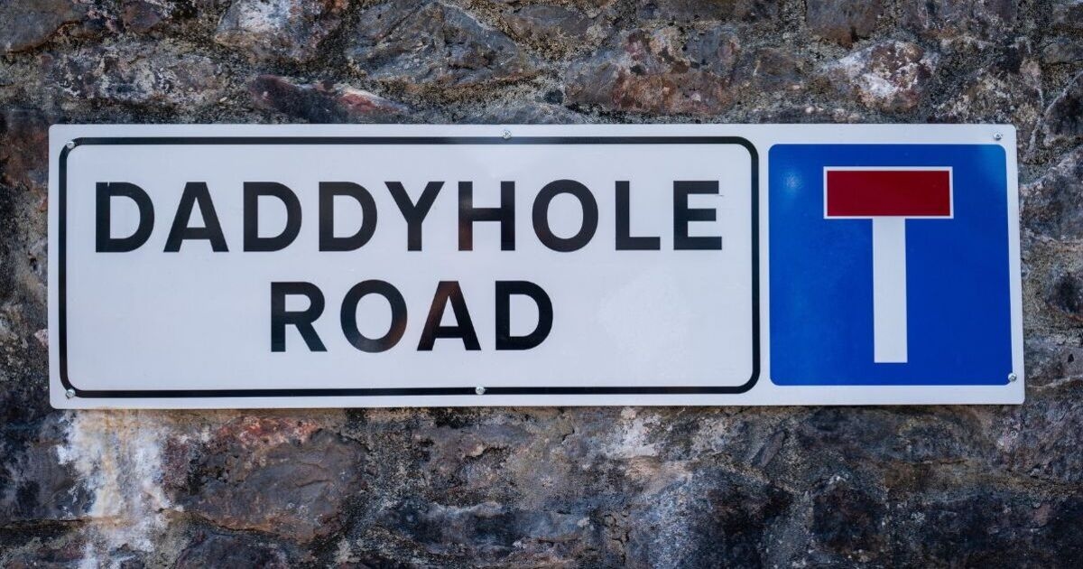 Fúria nas ruas do Reino Unido enquanto vândalos continuam roubando placas de trânsito por causa de nomes "rude"
