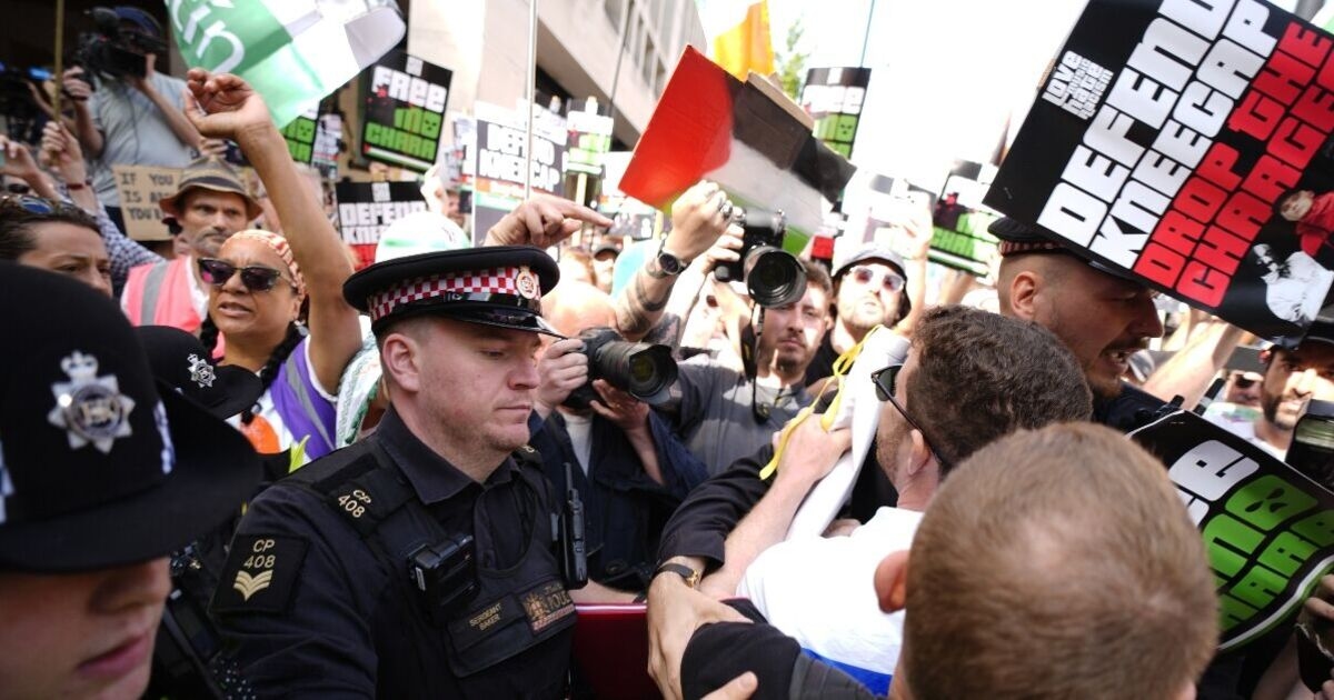 London protest LIVE: Demonstrators gather outside court chanting 'free Kneecap'