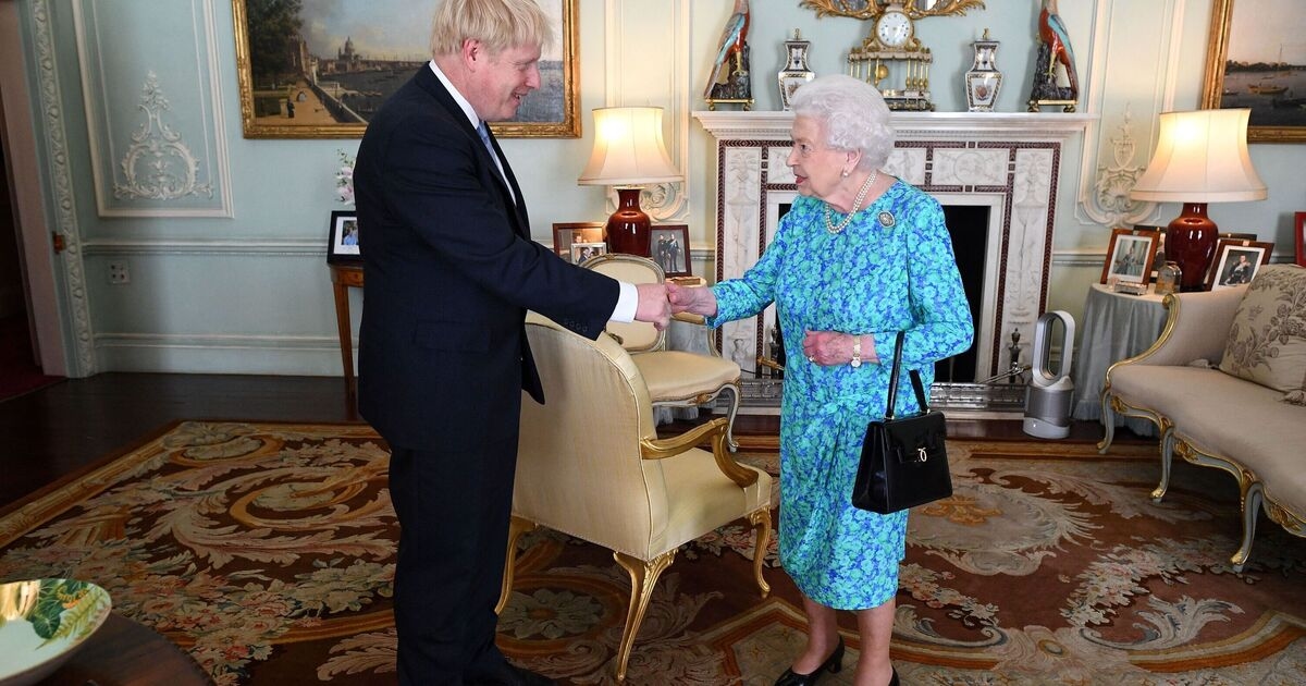 Boris Johnson se recusou a pedir desculpas à rainha por uma decisão controversa do Brexit