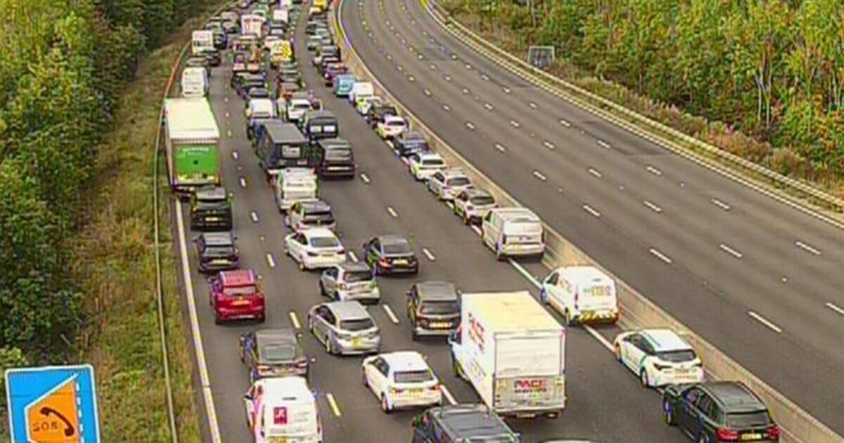 Tráfico M23 EN DIRECTO: Caos cerca del aeropuerto de Gatwick tras un incidente que provoca el cierre y retraso de la autopista