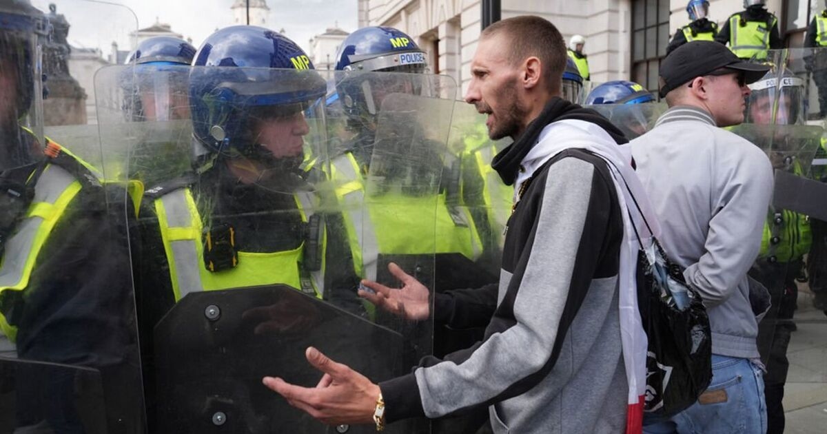 Tommy Robinson protest update as 25 arrested and 26 police injured in London clashes