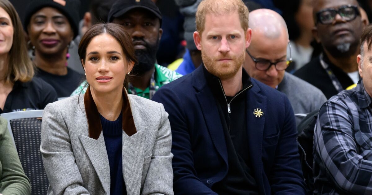 Royal Family LIVE: Prince Harry and Meghan hold 'secret summit' after split with Beckhams