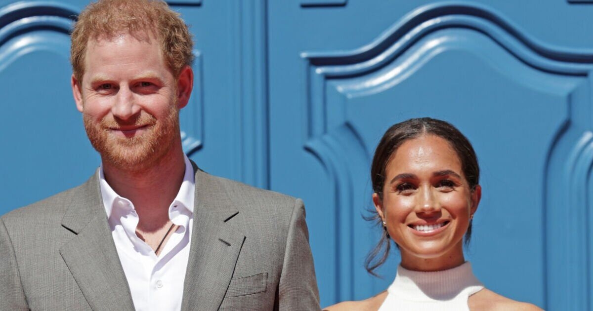Rodzina królewska NA ŻYWO: Dzieci Meghan Markle i Harry’ego są wychowywane „tak jak” kuzyni królewscy