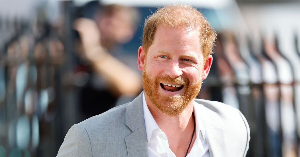 Il principe Harry "chiede all'amico" di tornare a vivere nel Regno Unito, un indizio importante sul futuro dei Sussex