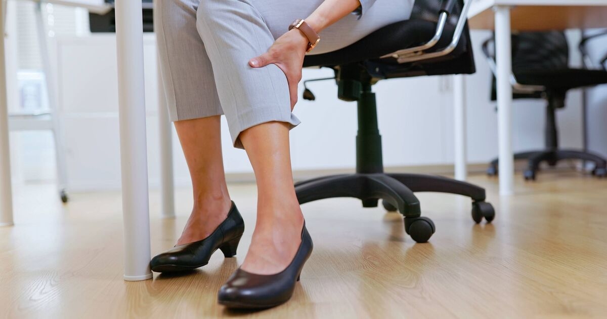 I sintomi della malattia cardiaca possono manifestarsi nelle gambe, ma il 46% delle persone non lo sa