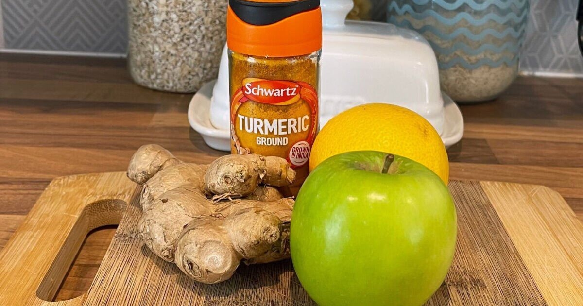 I always make this homemade ginger shot with just 4 ingredients - it takes seconds