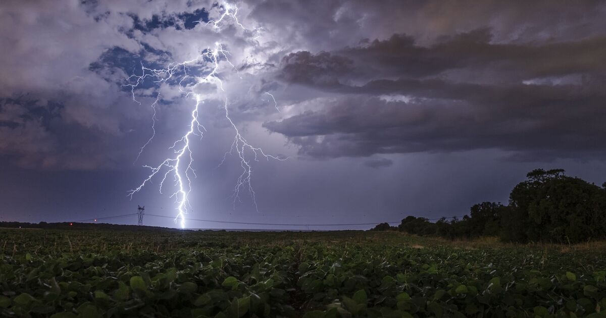 Met Office issues UK yellow thunderstorm alert - warns of rain, lightning and hail