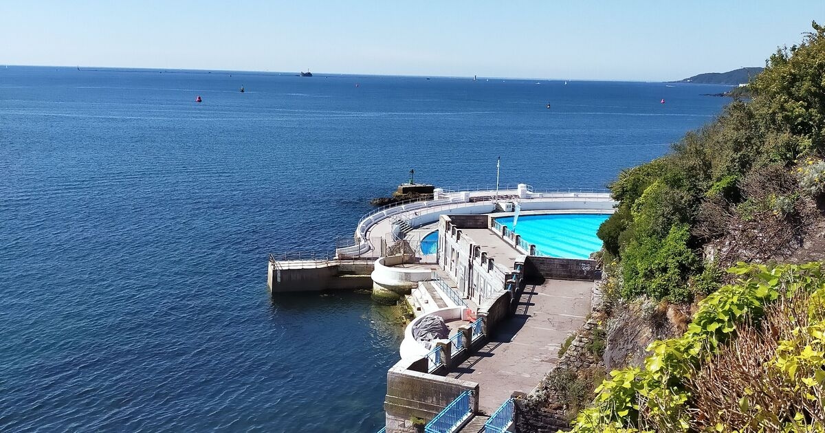 Stunning art deco lido re-opens with gorgeous views, a cove and a bar