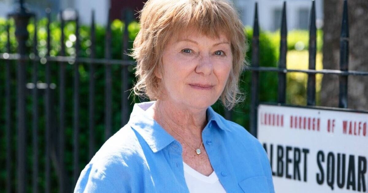 La démence à l'honneur dans EastEnders : un personnage emblématique revient après 27 ans dans une histoire tragique