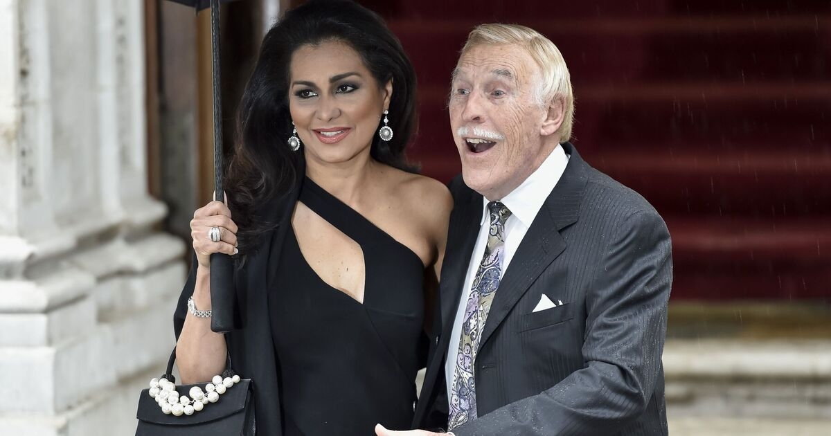 Bruce Forsyths Witwe gibt herzzerreißende Erklärung zum Abschied vom Strictly-Star ab