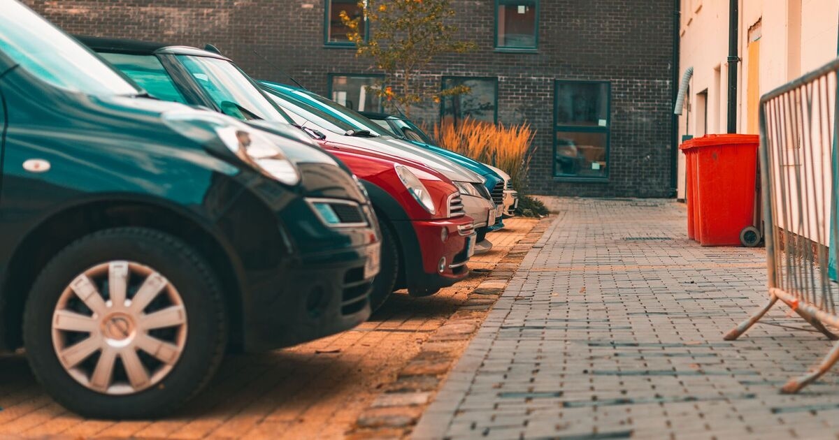 Drivers urged not to park on driveway on Wednesday