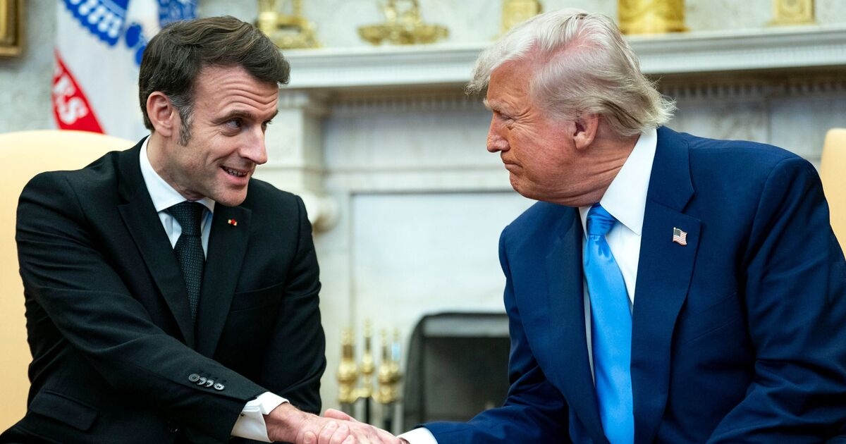 Trump i Macron toczą kolejną wielką bitwę na uścisk dłoni i toczą ją już od 8 lat