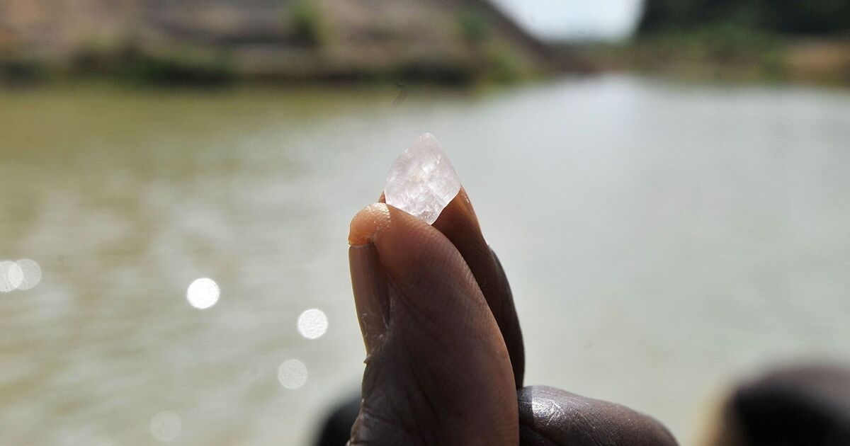 L'incredibile villaggio dei diamanti in Africa, dove le persone al verde diventano milionarie da un giorno all'altro