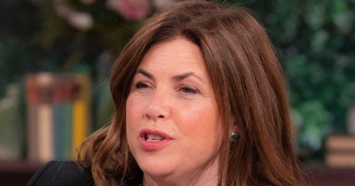 Por dentro das incríveis casas da família de Kirstie Allsopp depois que seu pai fez 'fortuna'