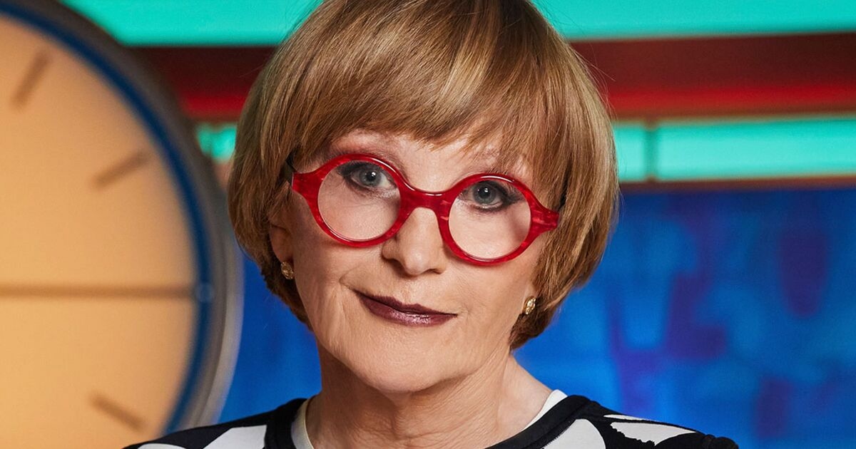 Anne Robinson'ın 'altı haftalık yaşam'dan korkunç hastalığa kadar uzanan yıkıcı sağlık mücadelesi