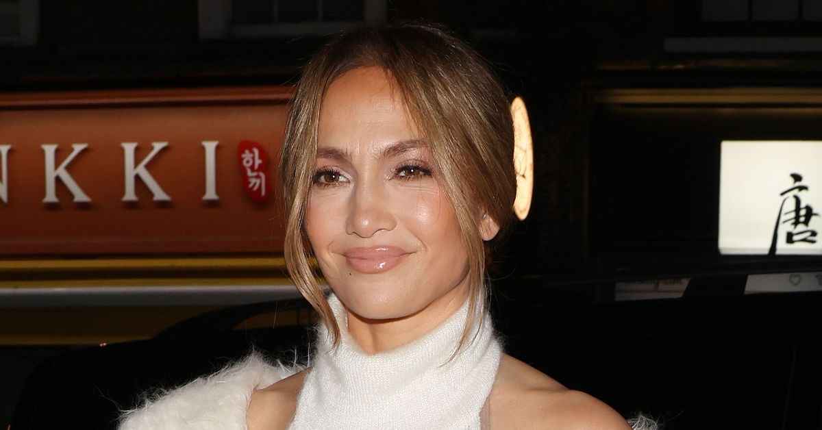 J.Lo indossa già *il* trend pantaloni della primavera 2025