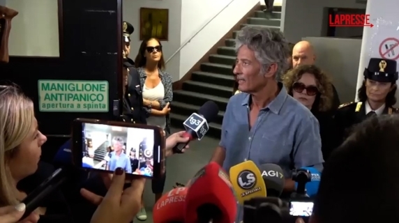 Fiorello: "Viale Mazzini'deki atın yerini Baudo'nun heykeli almalı."