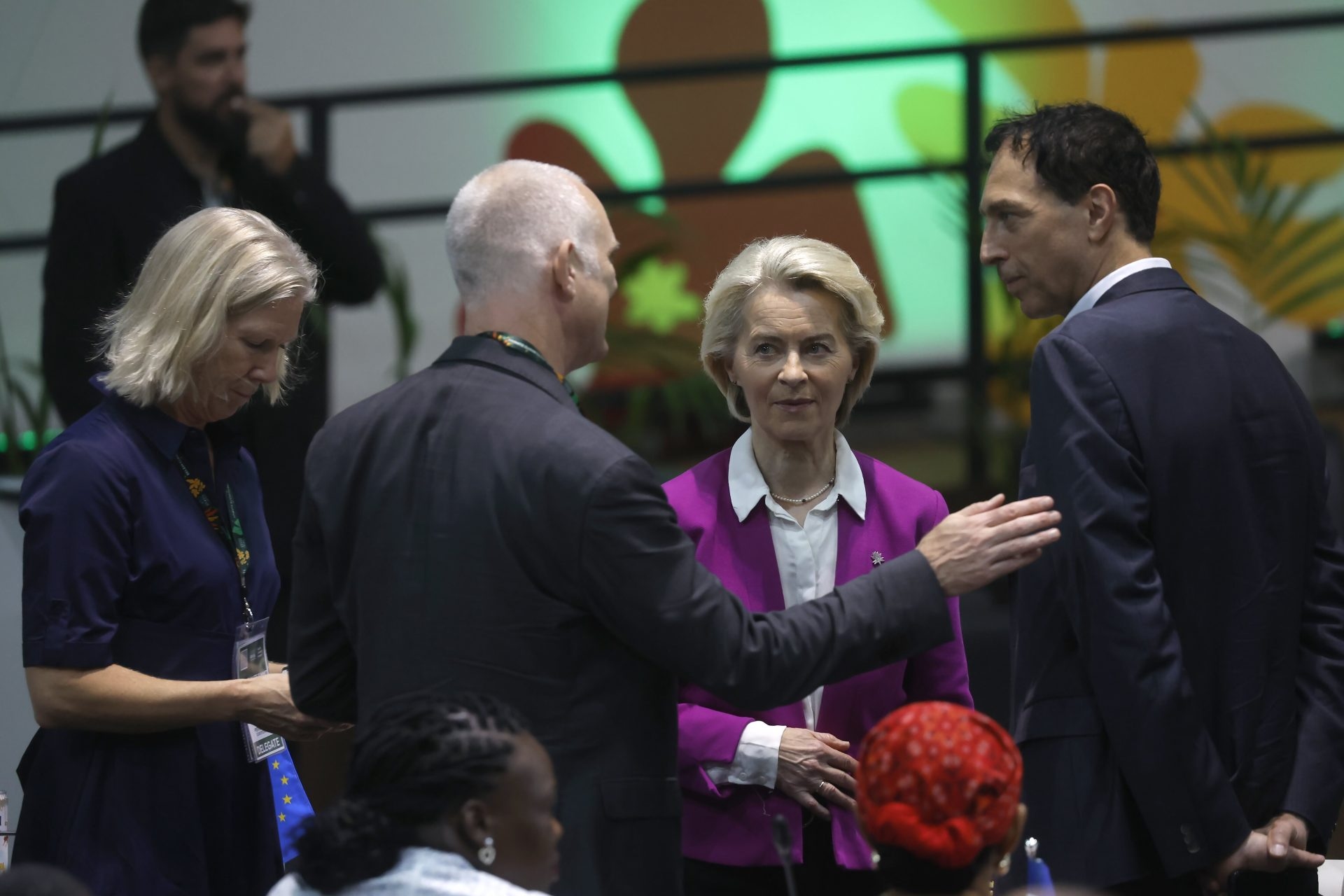 Von der Leyen twierdzi, że UE „trzyma się kursu” wyznaczonego przez Porozumienie paryskie