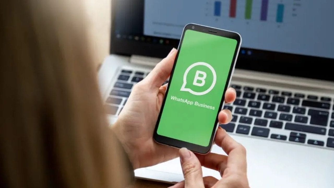 WhatsApp Business: Twój przewodnik po tym, jak sprzedawać więcej i lepiej w 2025 roku