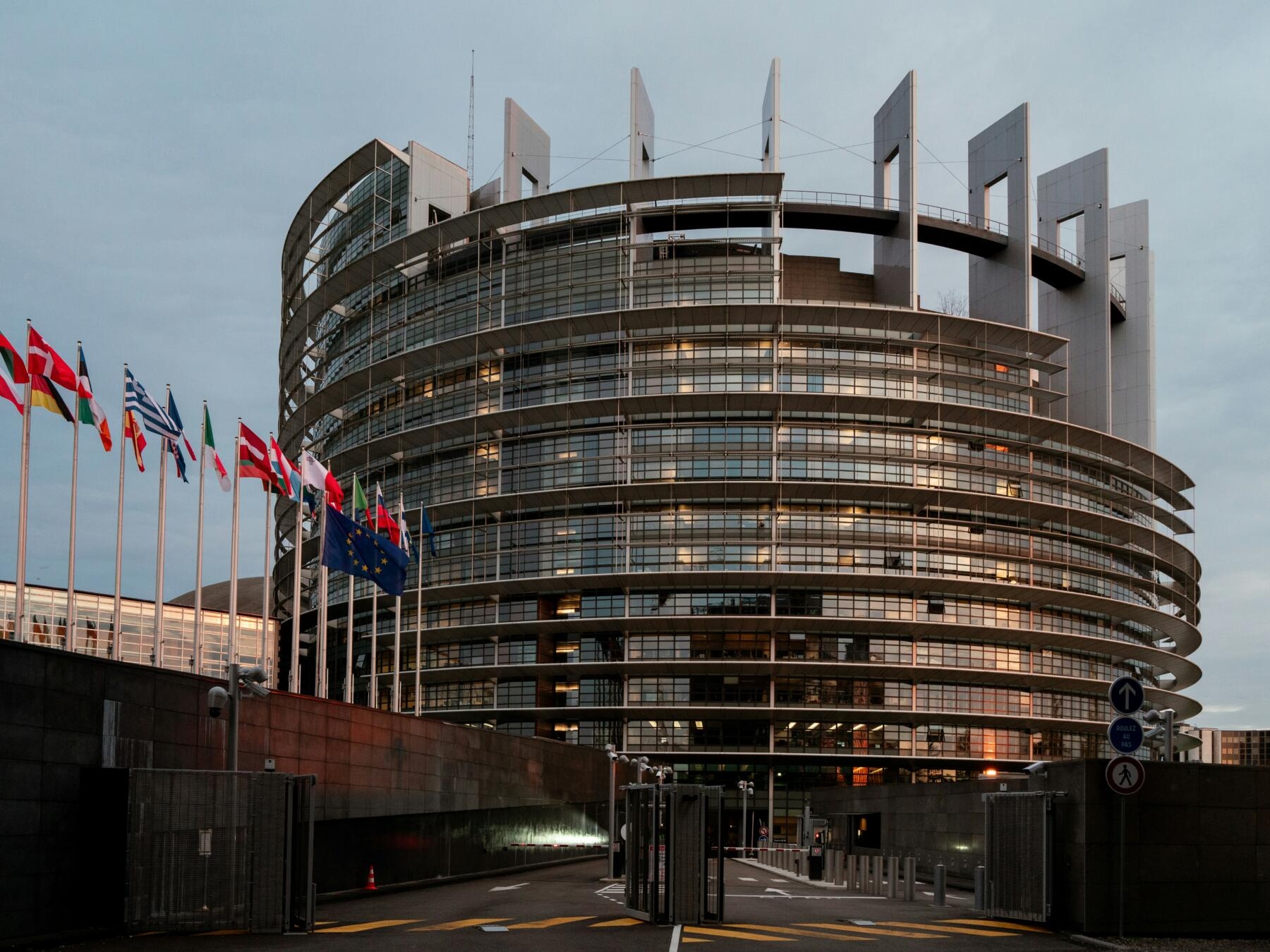 EU Parliament: Industrial competitiveness must be combined with climate action