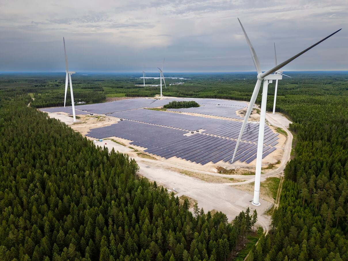 European Energy, güneş ve rüzgar enerjisiyle çalışan ilk hibrit parkını açıyor