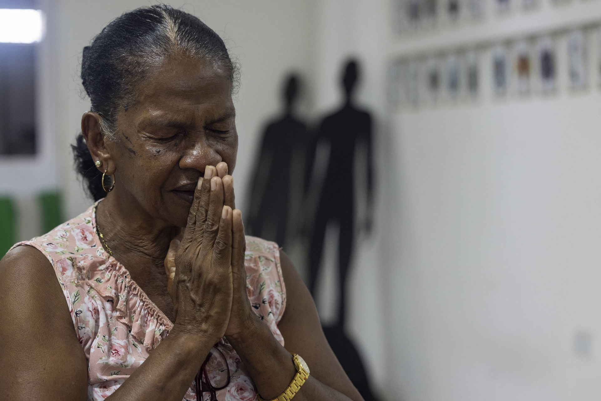 Colombians live a difficult time searching for more than 200,000 missing people