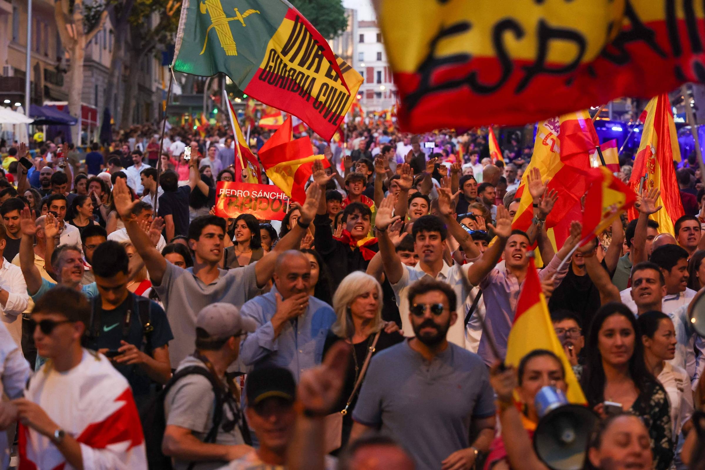 Far-right wants to copy the Trump administration's deportation model in Spain