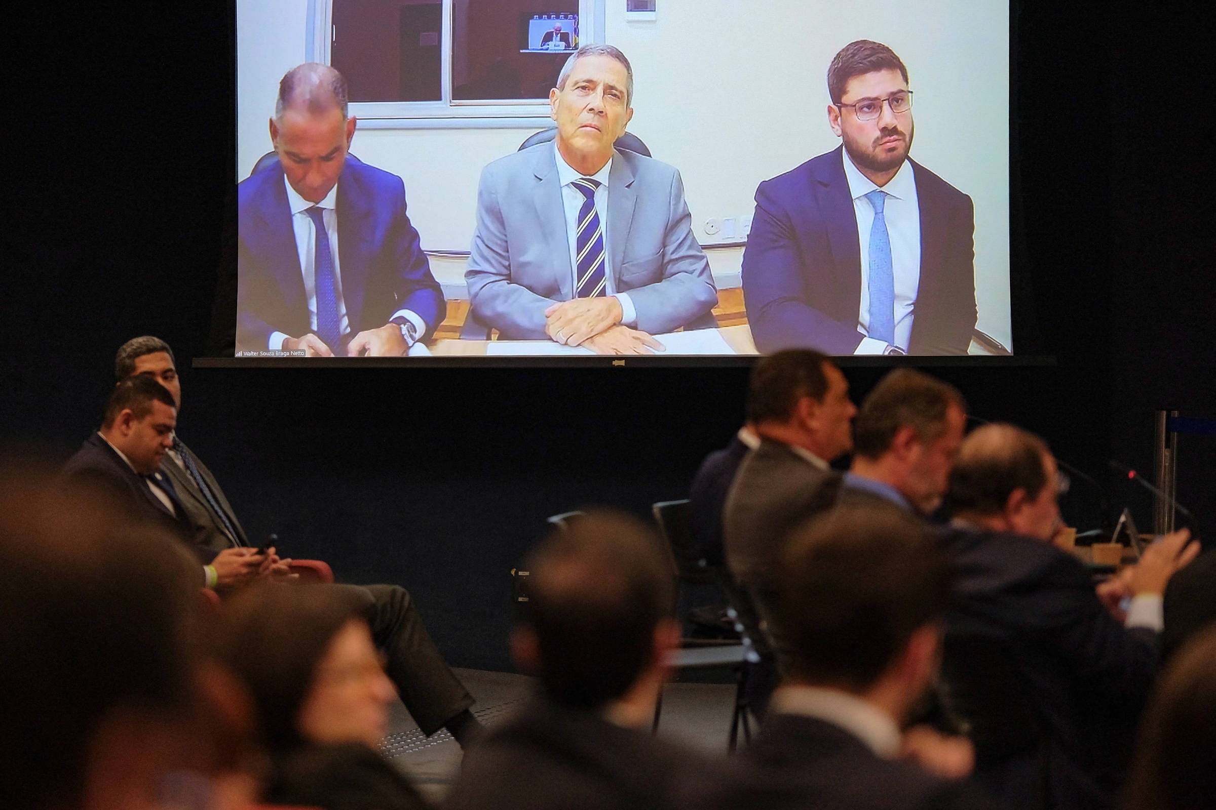 Mônica Bergamo: Moraes decide che il confronto tra Braga Netto e Cid non verrà registrato