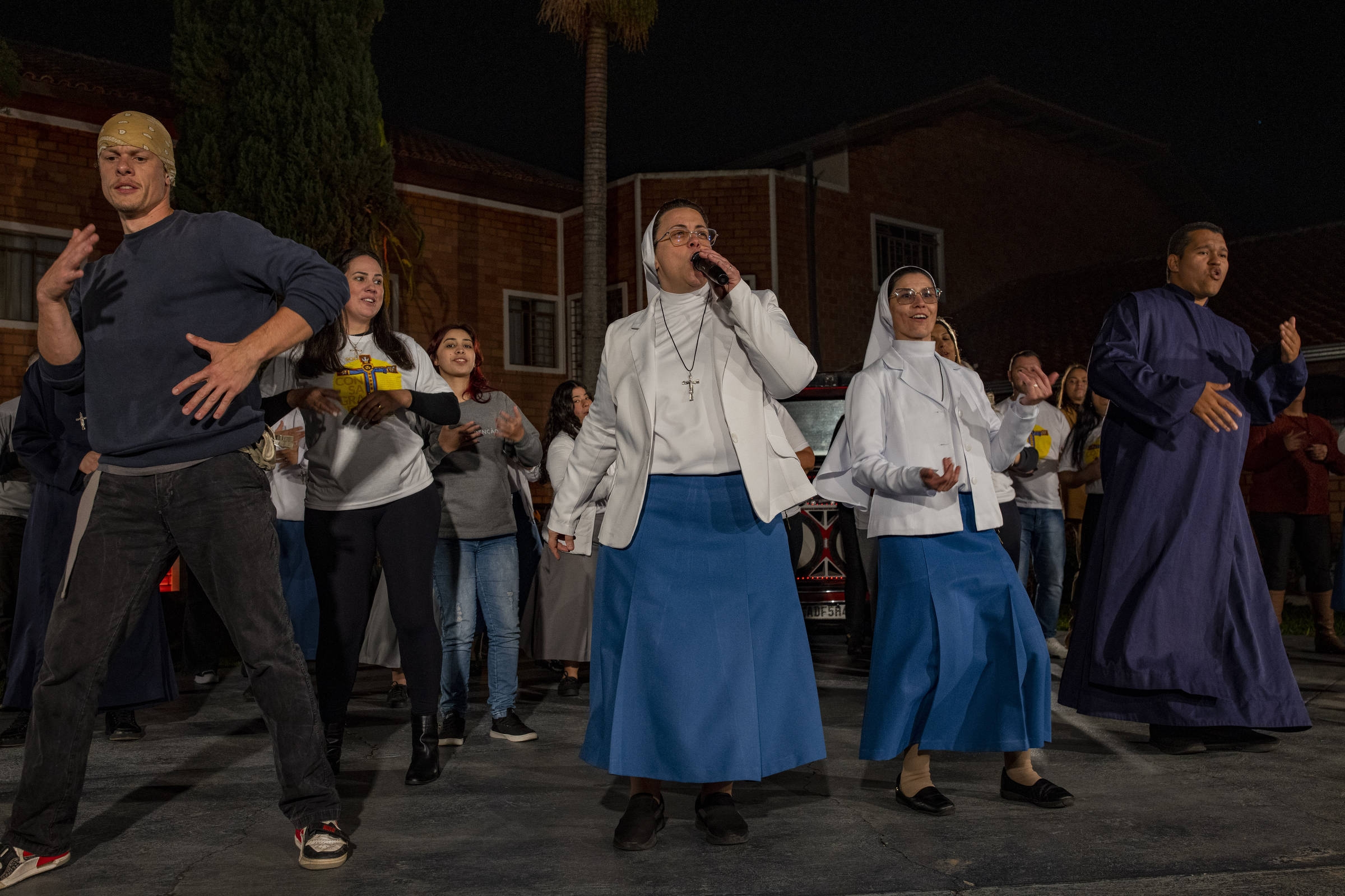 Nuns who went viral record a video and talk about their worldwide fame: 'We asked for a Hail Mary for each photo'