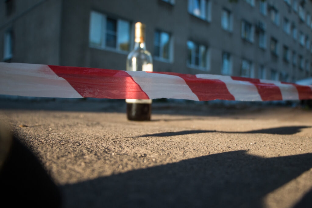 Dwóch pijanych entuzjastów jazdy z Wielkiego Nowogrodu ryzykuje, że zapomni o prowadzeniu samochodu na długi czas