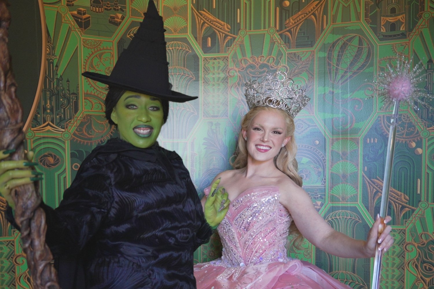 Wicked krijgt eindelijk zijn echte themaparkmoment op Universal Fan Fest Nights