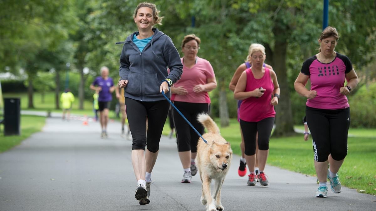 Les médecins généralistes devraient prescrire des activités Parkrun pour alléger la pression sur les services du NHS, affirment les organisateurs