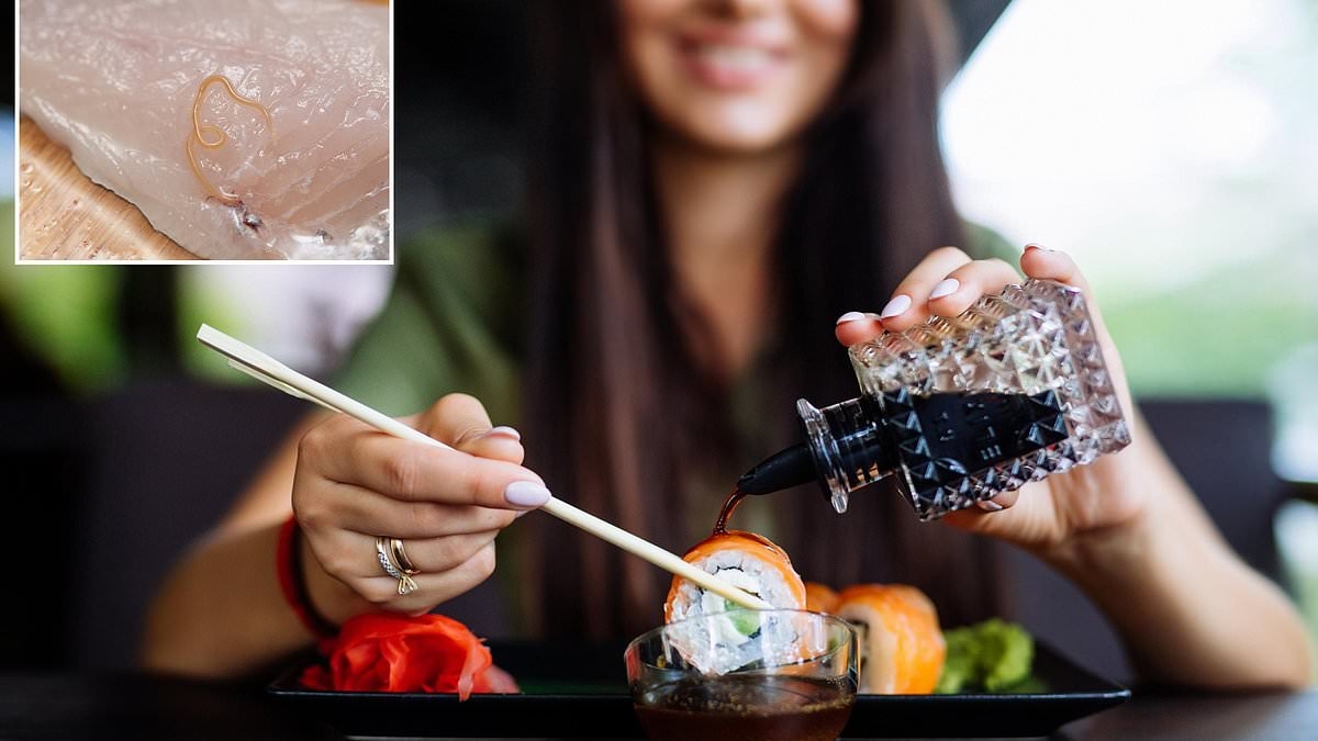 Médico revela riscos repugnantes de comer sushi enquanto turista do Havaí pega VERMES CEREBRAIS