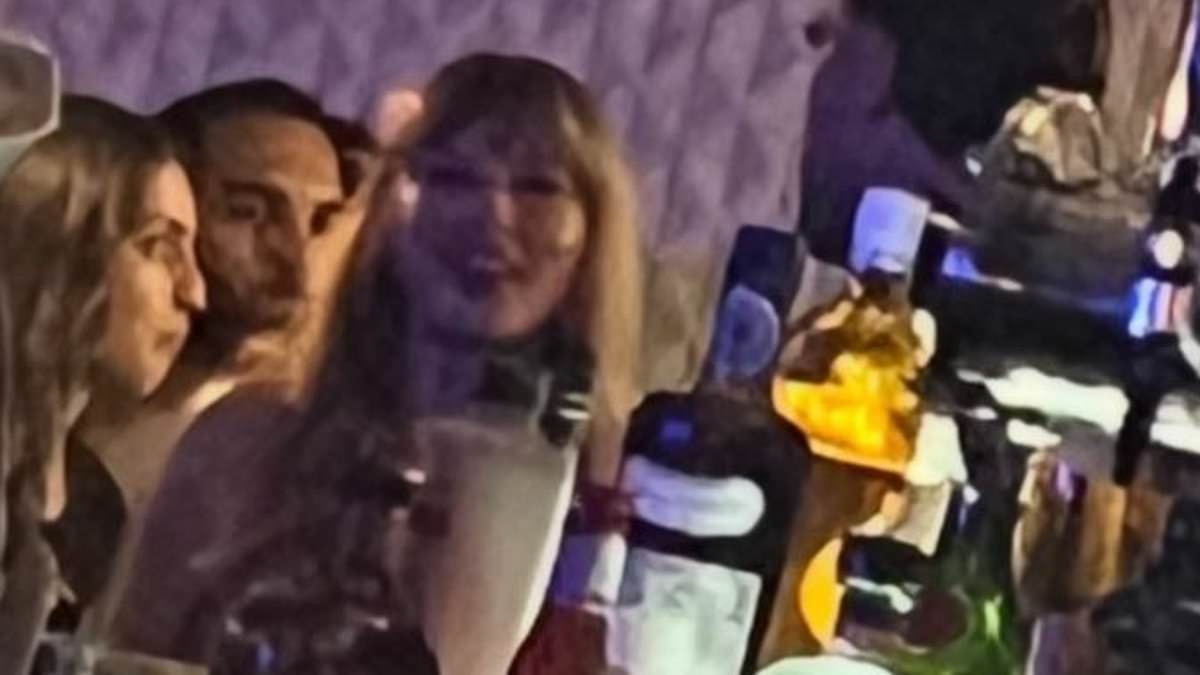 Taylor Swift si unisce a Travis Kelce a Nashville per la serata di apertura del suo evento di beneficenza NFL