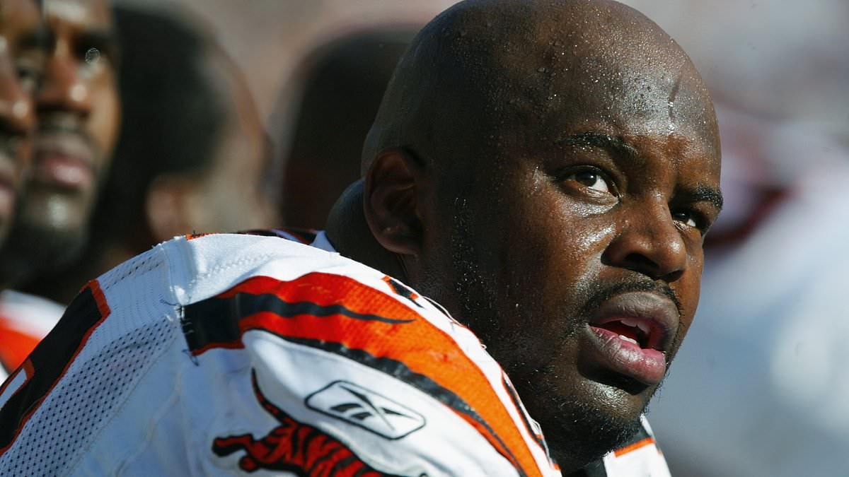 Former Bengals and Steelers star Oliver Gibson dead at 53