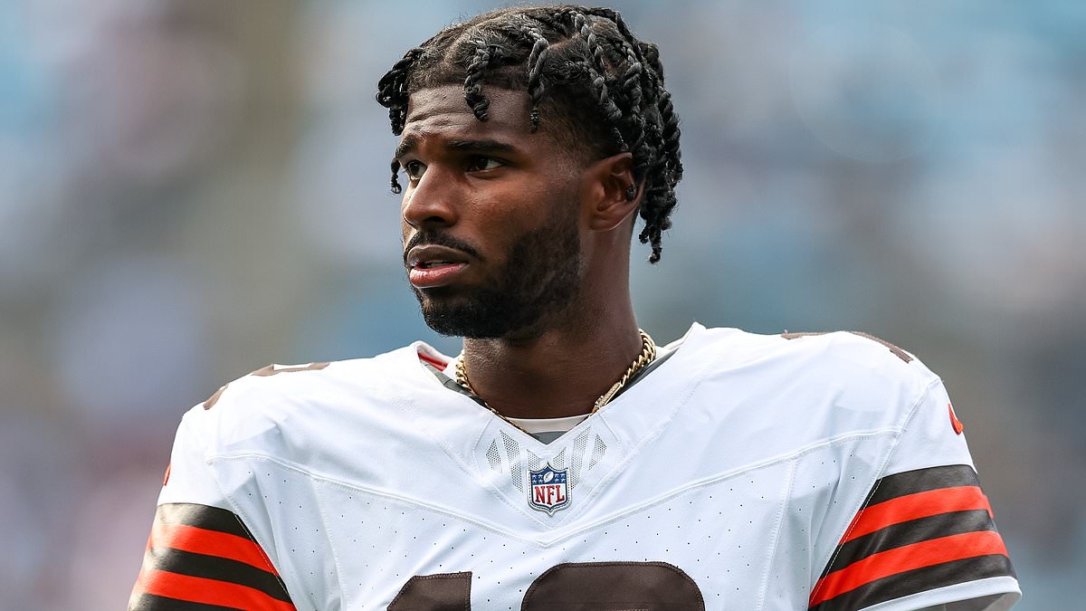 Shedeur Sanders festeggia il suo primo passaggio da touchdown nella NFL durante il suo debutto pre-stagionale per i Browns