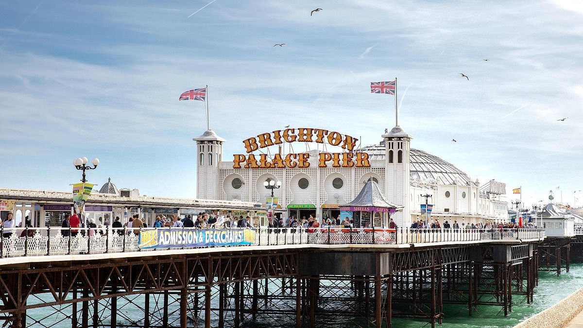 James-Bond-Darsteller Steven Berkoff erklärt, warum er trotz des „heruntergekommenen“ Zustands der Stadt immer noch Urlaub in Brighton macht.