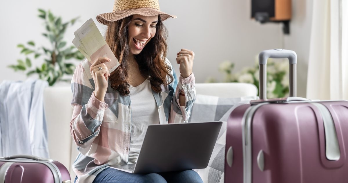Un experto en viajes aconseja no reservar nunca unas vacaciones sin el móvil