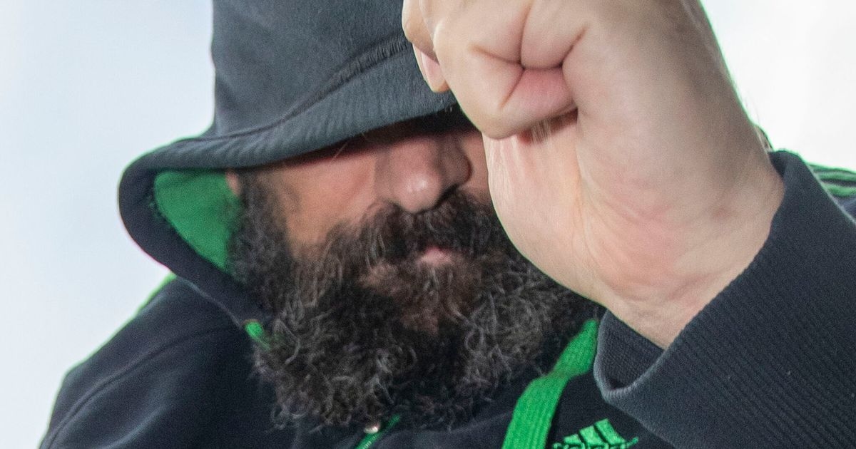 Agresywny bandyta dźgnął żonę nożem w Wigilię, a następnie powiedział 4 przerażające słowa, filmując jej śmierć