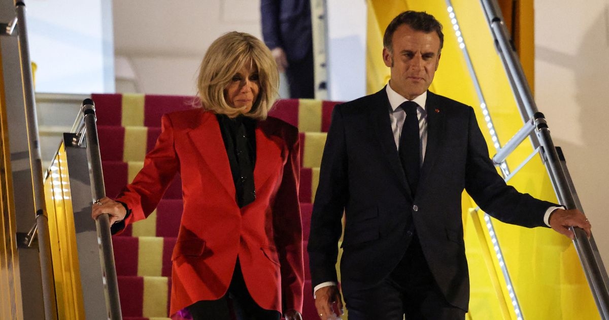 Donald Trump geeft Emmanuel Macron huwelijksadvies nadat zijn vrouw Brigitte hem in zijn gezicht duwde
