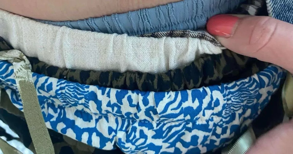 EasyJet intentó cobrarle a una mujer £70 por una maleta, por lo que se puso siete pares de pantalones.