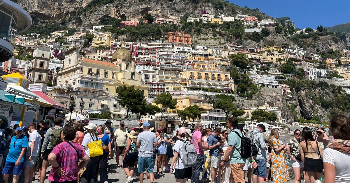 "Ho visitato la Costiera Amalfitana in estate: era così infestata dai turisti che non potevi muoverti"