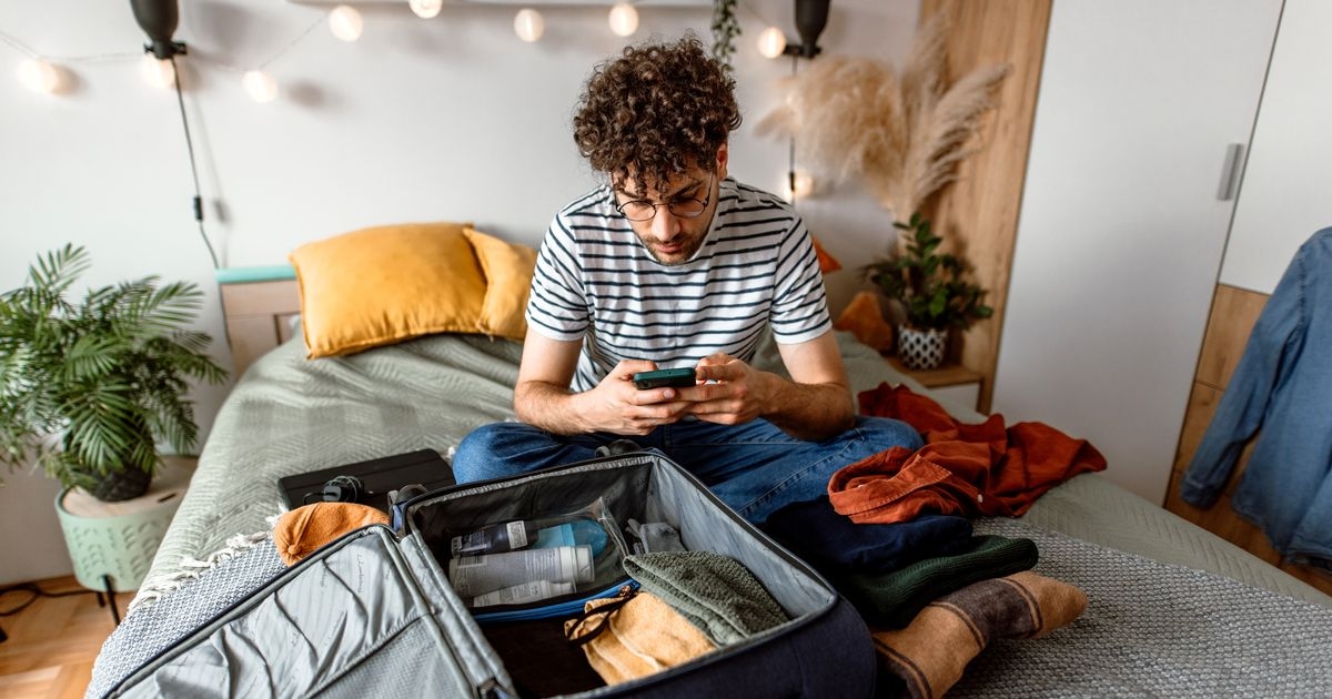 Wer aus dem Urlaub zurückkommt, sollte unbedingt alle Koffertaschen überprüfen