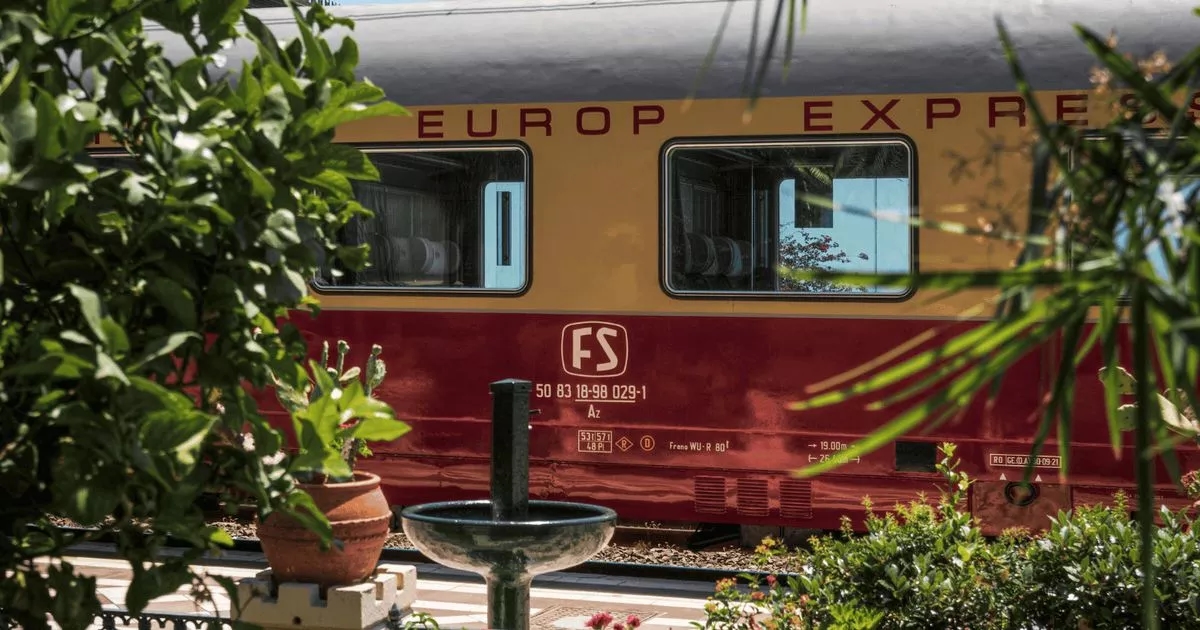 Glamorous 70s train returns to the rails linking two beautiful cities