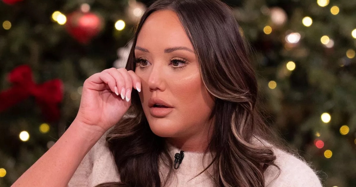 Charlotte Crosby szlocha niekontrolowanie po tym, jak gang dokonał nalotu na jej wystawny dom