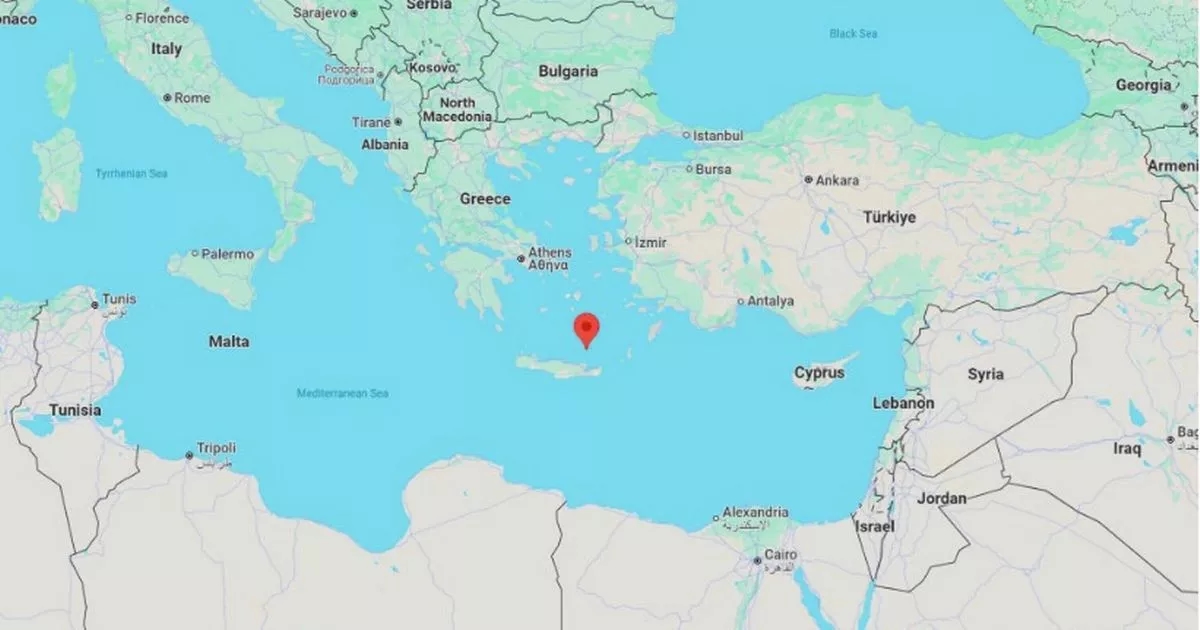 Crete earthquake LIVE: Tourists ordered to 'move away from the coast' amid tsunami warning